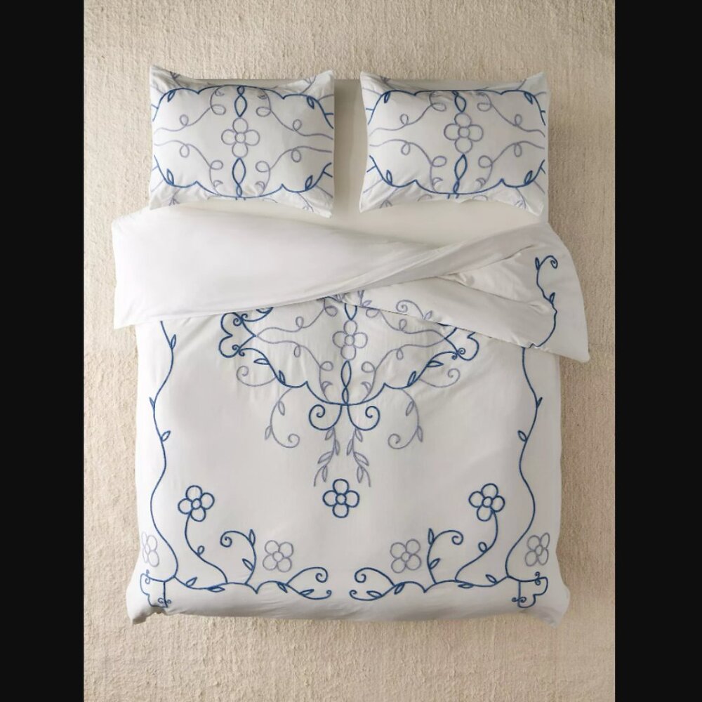 Urban Outfitter Lola Ecru Chenille Blur Floral Embroidered Duvet Cover Queen